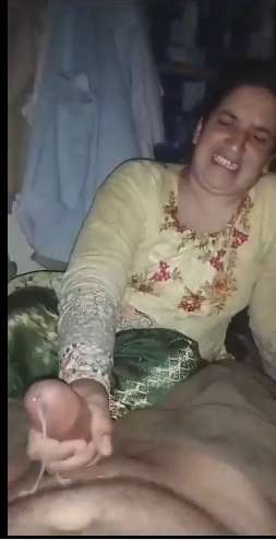 Young Dever Ka bade Lund Se Cum Nikala Desi Bhabhi Ne