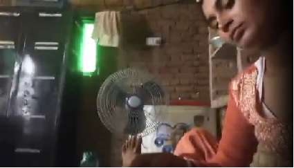 Village Punjabi bhabhi blowjob aur handjob xxx videos