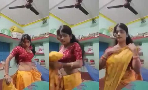 Bhabhi camere ke samne apni saree utaarti hui