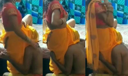 Bhabhi ki chut chaat raha hai tharki harami devar