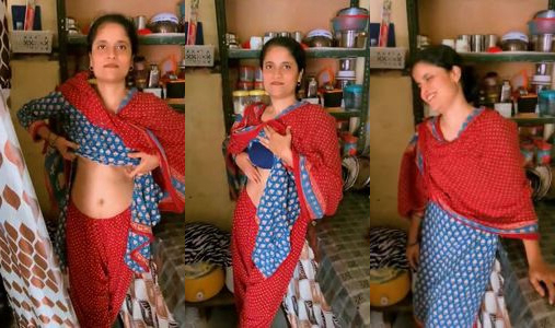Bhabhi apne devar ko apni boobs dikhati hui