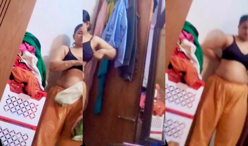 Bhabhi dress change video after chudai