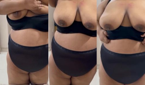 Big Boobs Bhabhi removing black bra