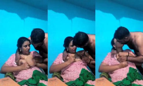 Chair par baithi bhabhi ki boobs ko daba kar chusa devar ne