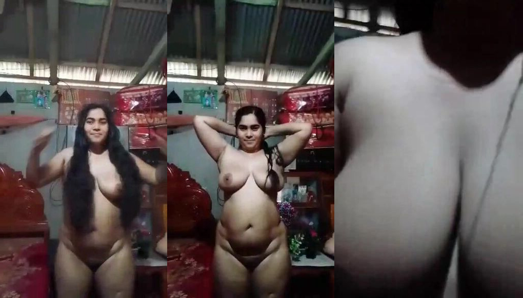 Chubby bhabhi ne apni boobs aur chut dikhai bedroom mein
