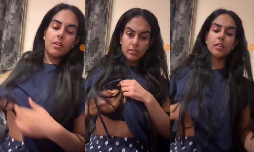 desi Tiktoker apni boobs dikhati hui