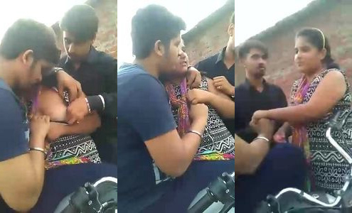 Do do ladke mil kar garam girl ki boobs dabate hue