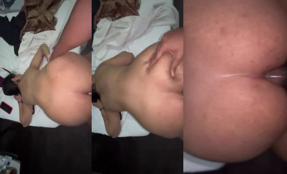 Friend mommy enjoys doggy style