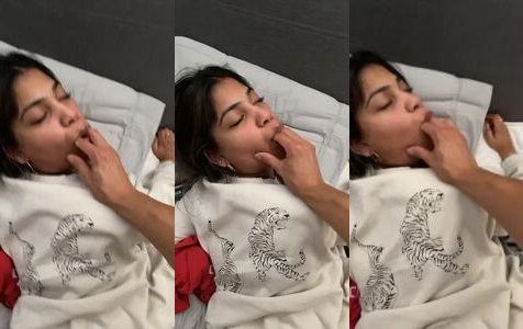 Licking the finger while chudai