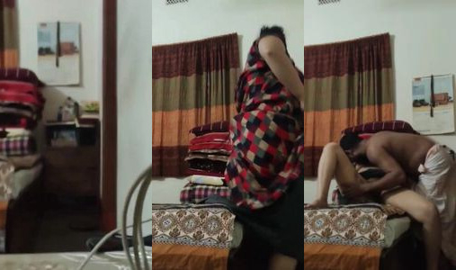 MILF mom mesmerized by fingering act