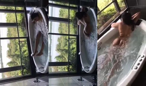 Modelling lady full nangi tub bath