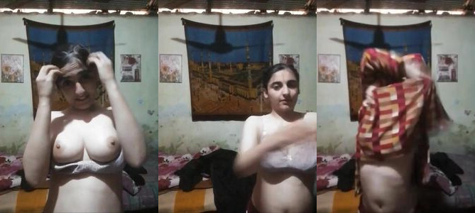 Muslim college student girl boobs dikha kar masalte hue