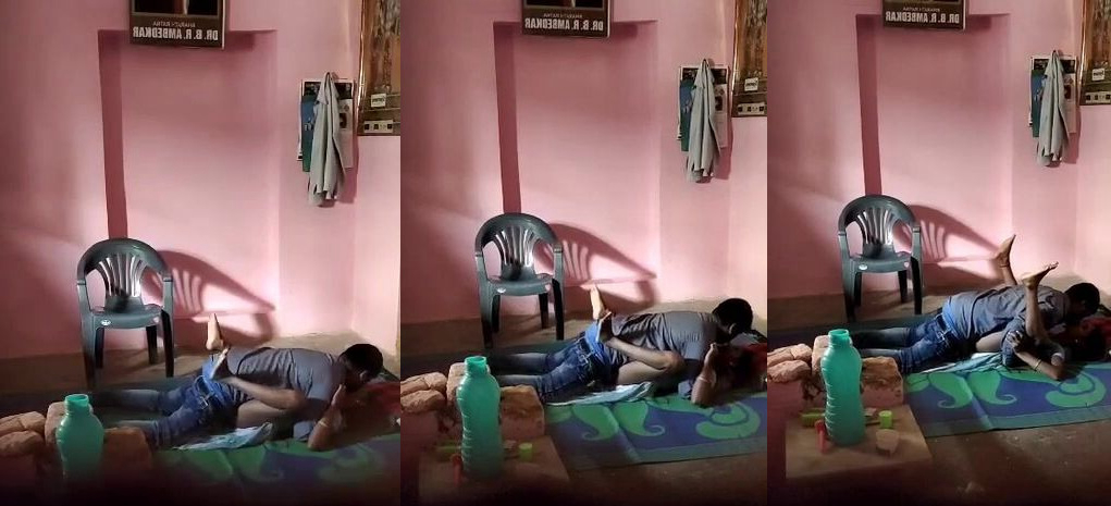 Slim indian bhabhi apne bf se chud gayi saree utha kar