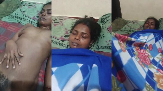 Tamil girl nangi sleeping inside the bedsheet