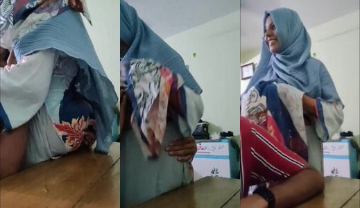 Teacher apne ladki ke boobs ko suck karte hue